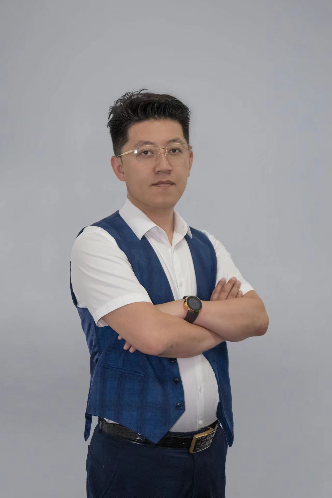 岳枫 总监.jpg